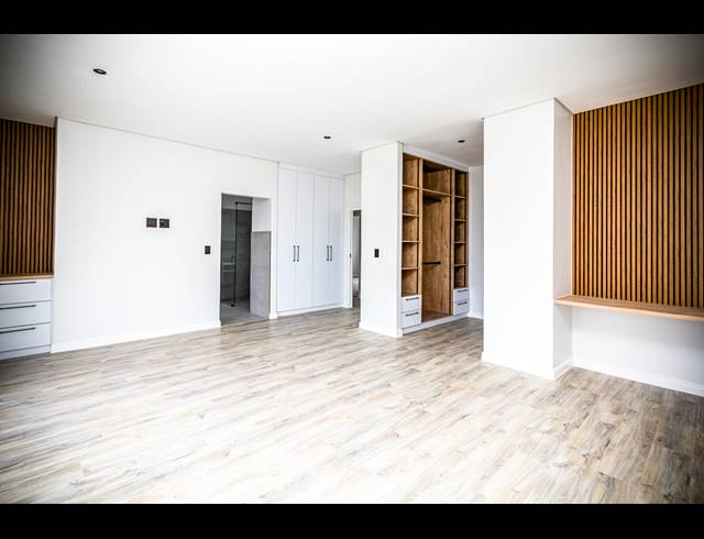 4 BEDROOM FREEHOLD FOR SALE IN SANDOWN